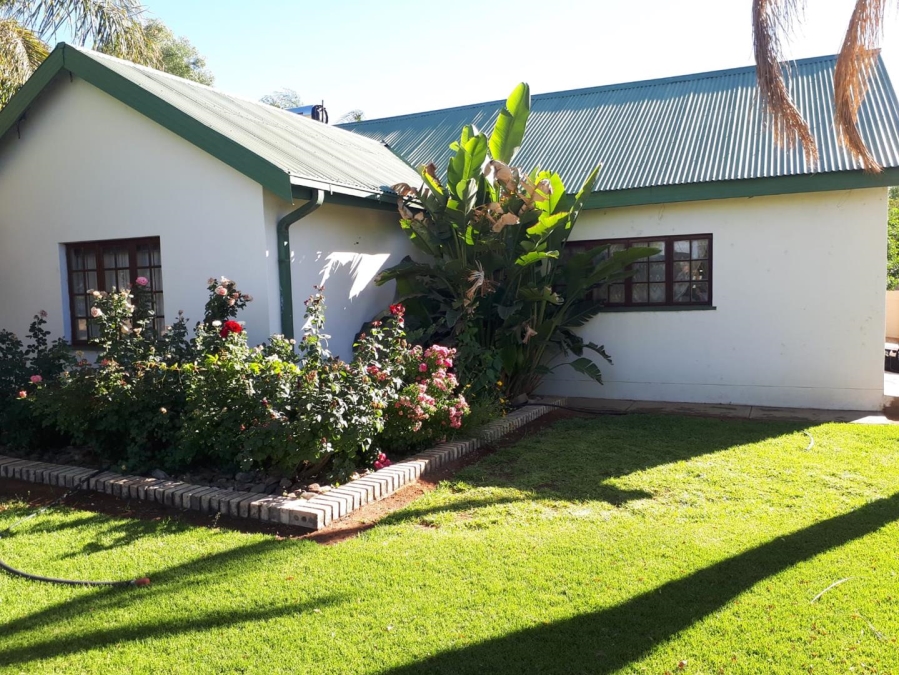 3 Bedroom Property for Sale in Keimoes Northern Cape